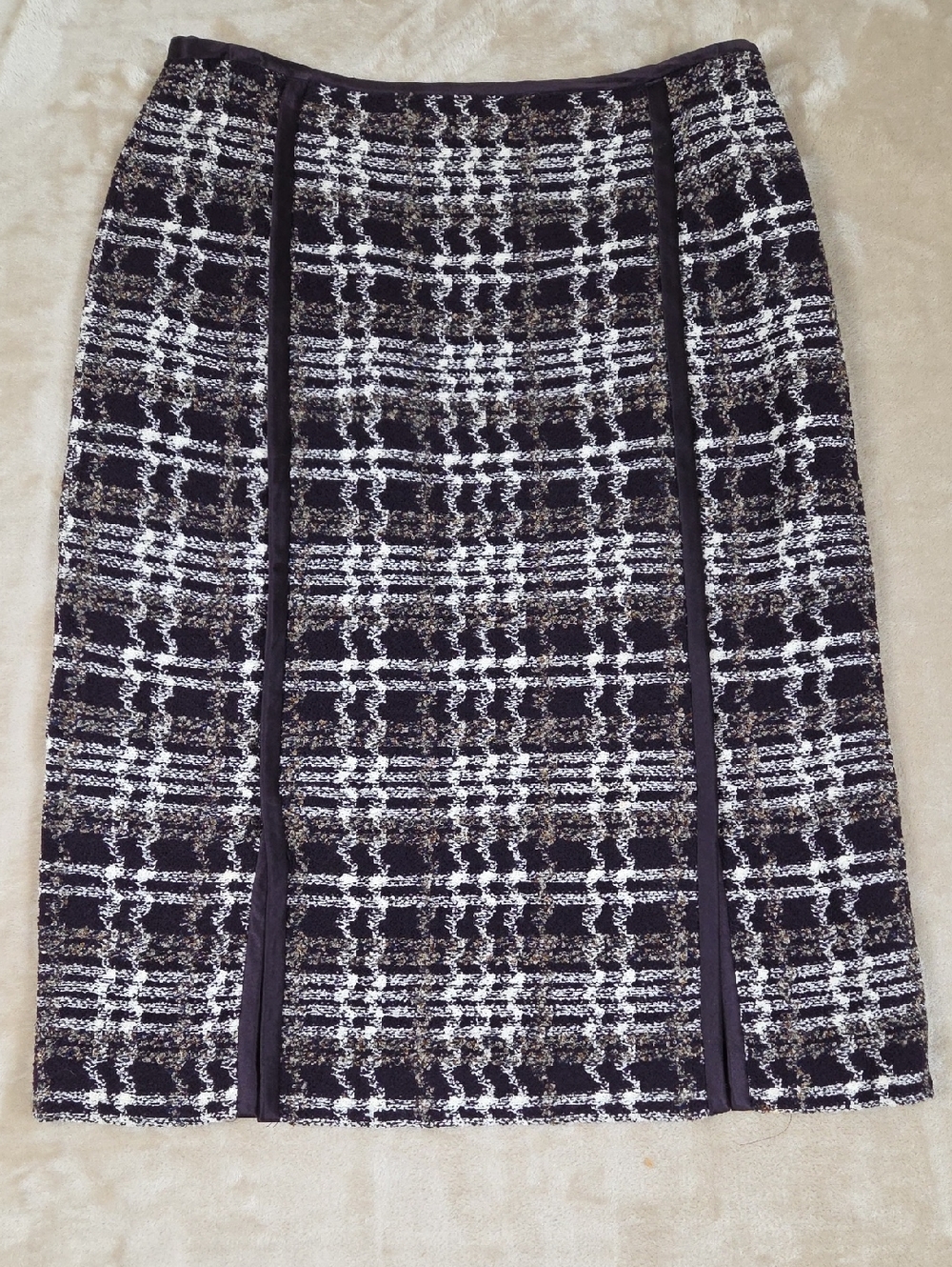 St. John Collection Black, White and Purple Pencil Skirt